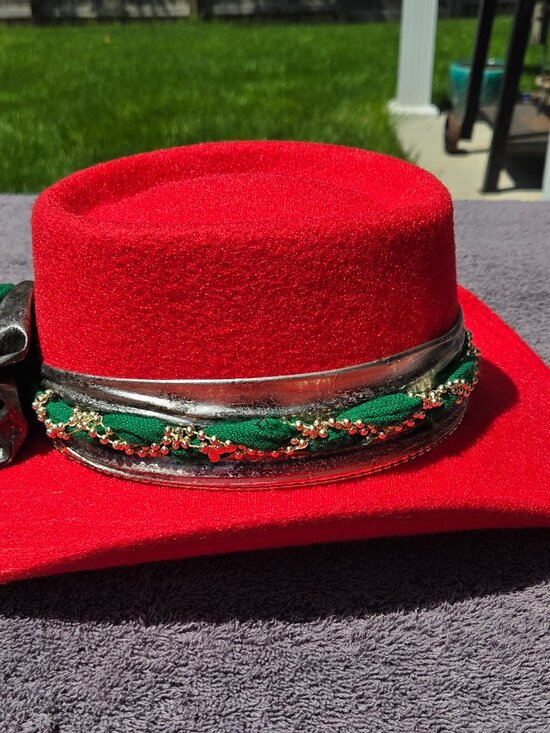 Women\'s Pigalle Red Wool Felt Western Hat Green Gold Metallic Band 7 1/8 main image 10